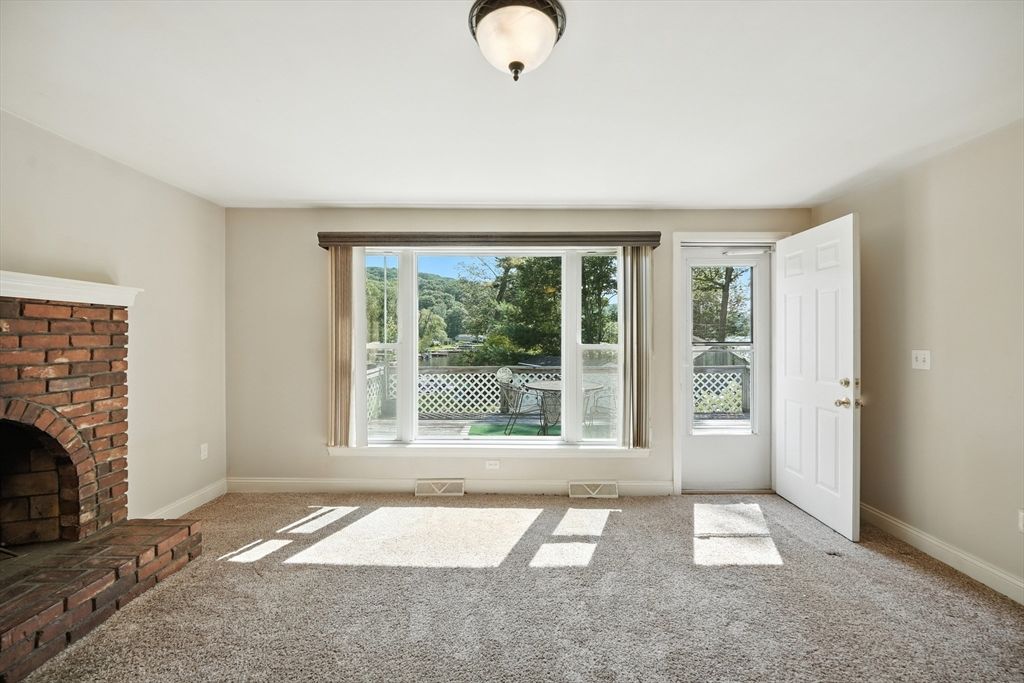 Empty room, Fireplace, Interior