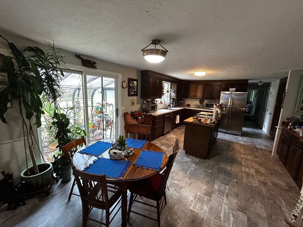 Dining room, Interior, Kitchen, Stainless Steel Appliances