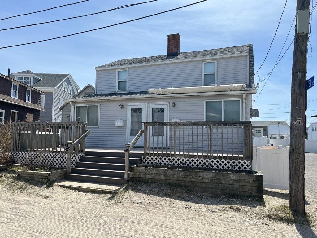 Exterior, Facade, American Foursquare