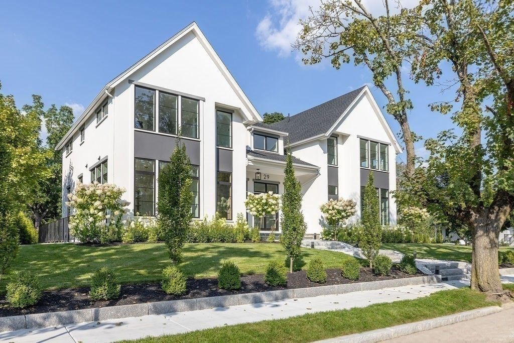 Exterior, Facade, Farmhouse