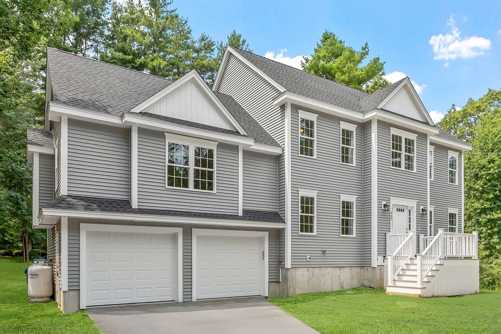 Attached, Exterior, Facade, Rowhouse
