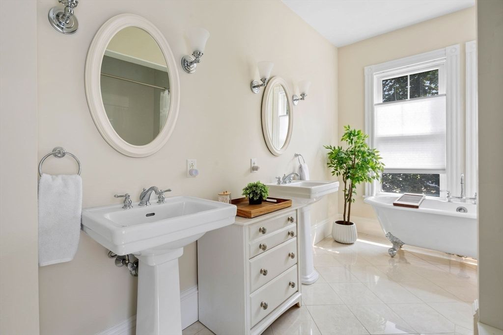 Bathroom, Dual Sink Vanities, Free Standing Baths, Interior