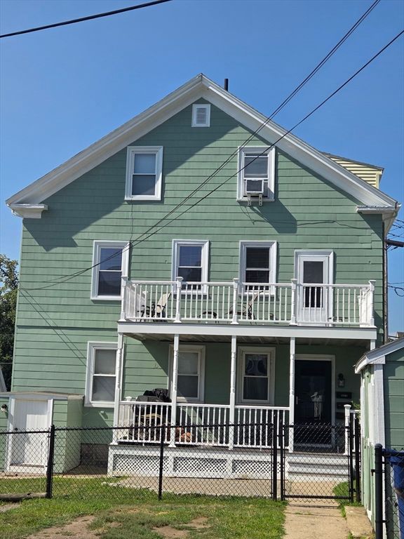 Exterior, Facade, Queen Anne Victorian