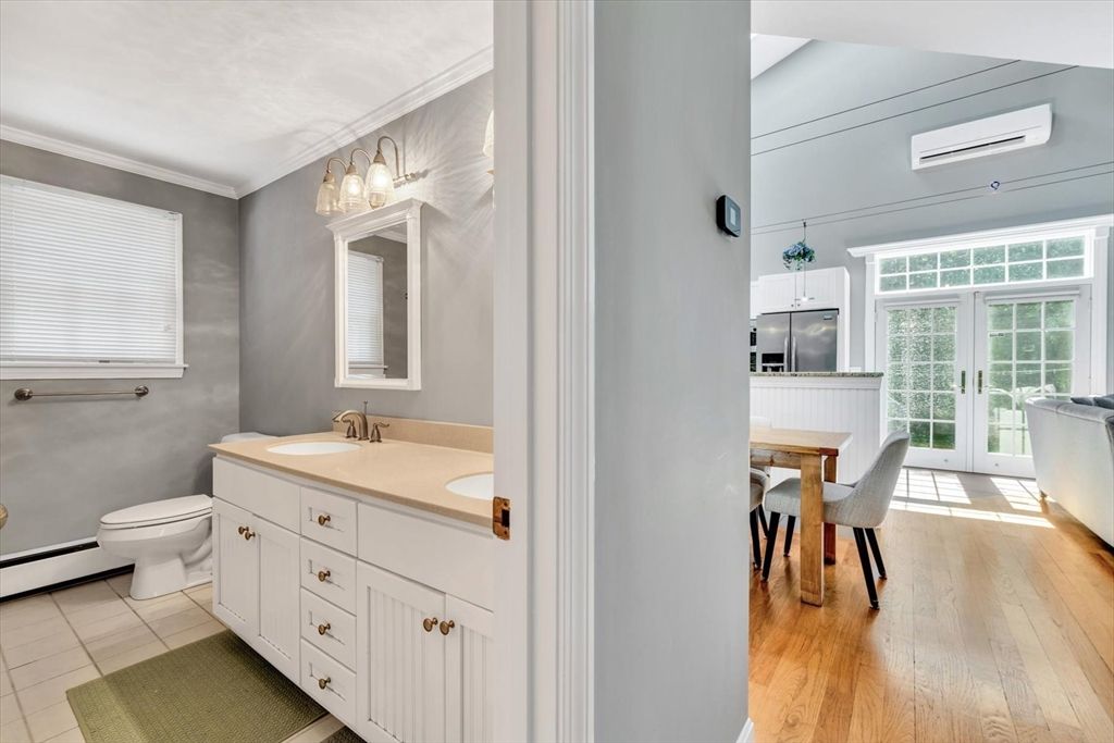 Bathroom, Dining room, Interior, Wood Texture Flooring