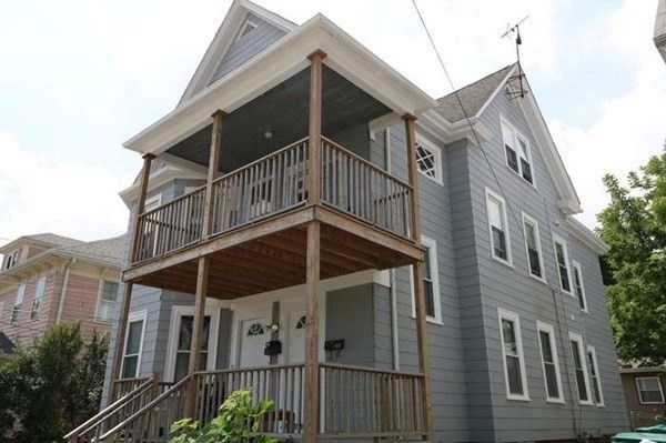 Exterior, Facade, Queen Anne Victorian
