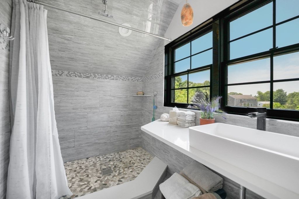 Bathroom, Interior, Pendant Lights