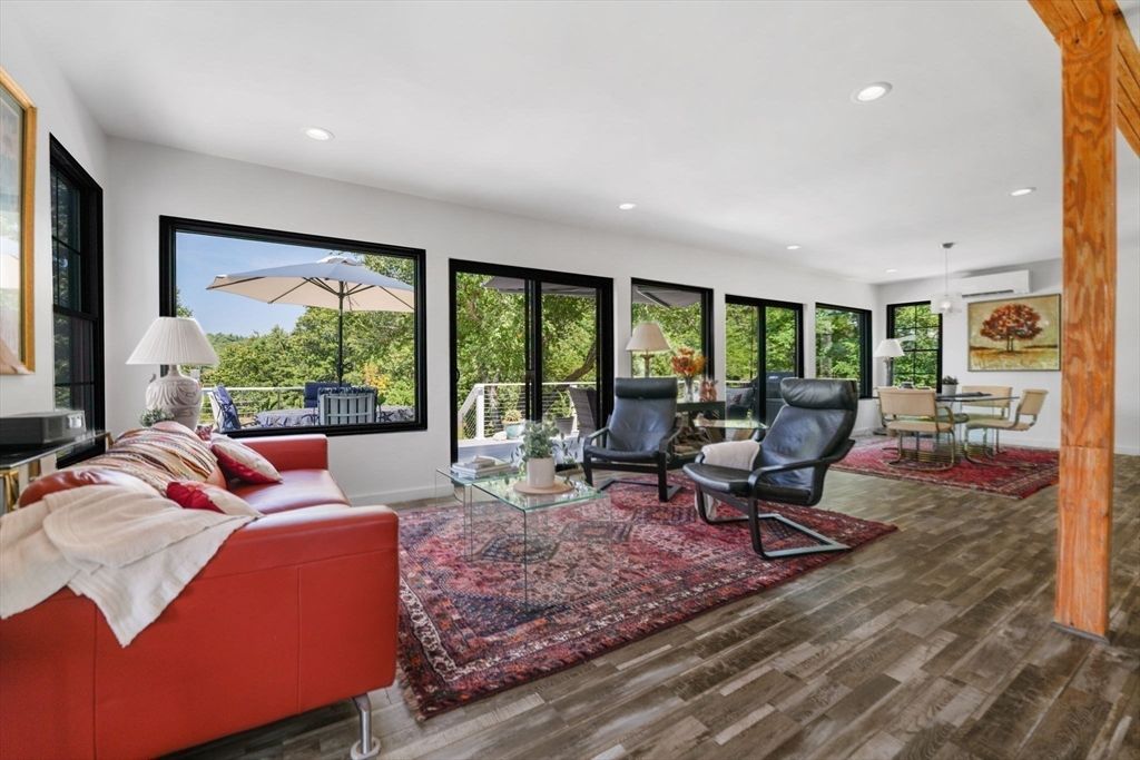 Dining room, Interior, Living room, Pendant Lights, Recessed Lighting, Wood Texture Flooring