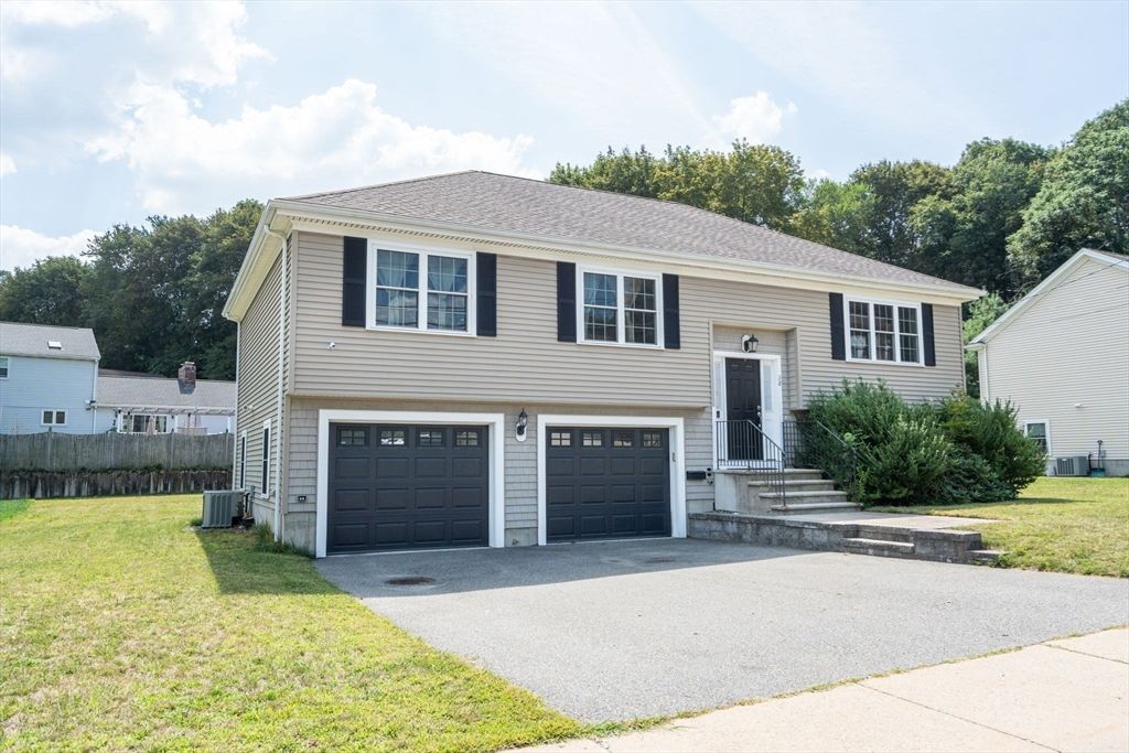 Attached, Exterior, Facade, Raised Ranch