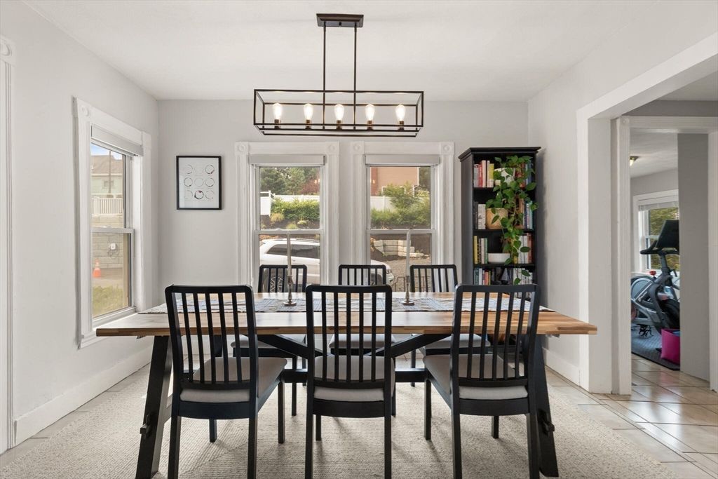 Chandelier, Dining room, Interior