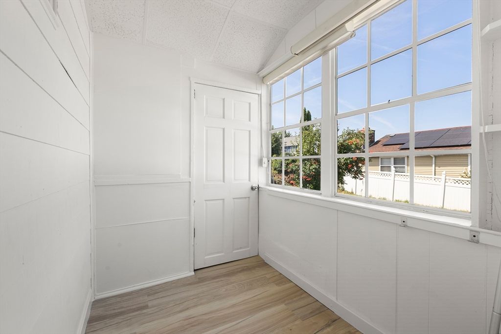Interior, Sun Room, Wood Texture Flooring