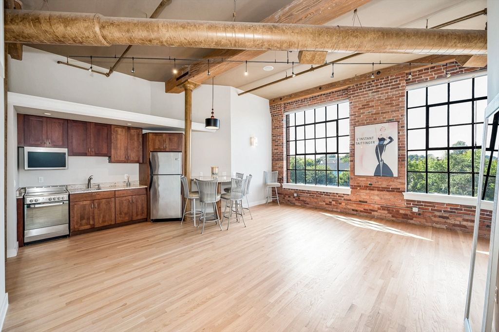 Dining room, Interior, Kitchen, Pendant Lights, Stainless Steel Appliances, Stone Walls, Wooden Beams, Wood Texture Flooring