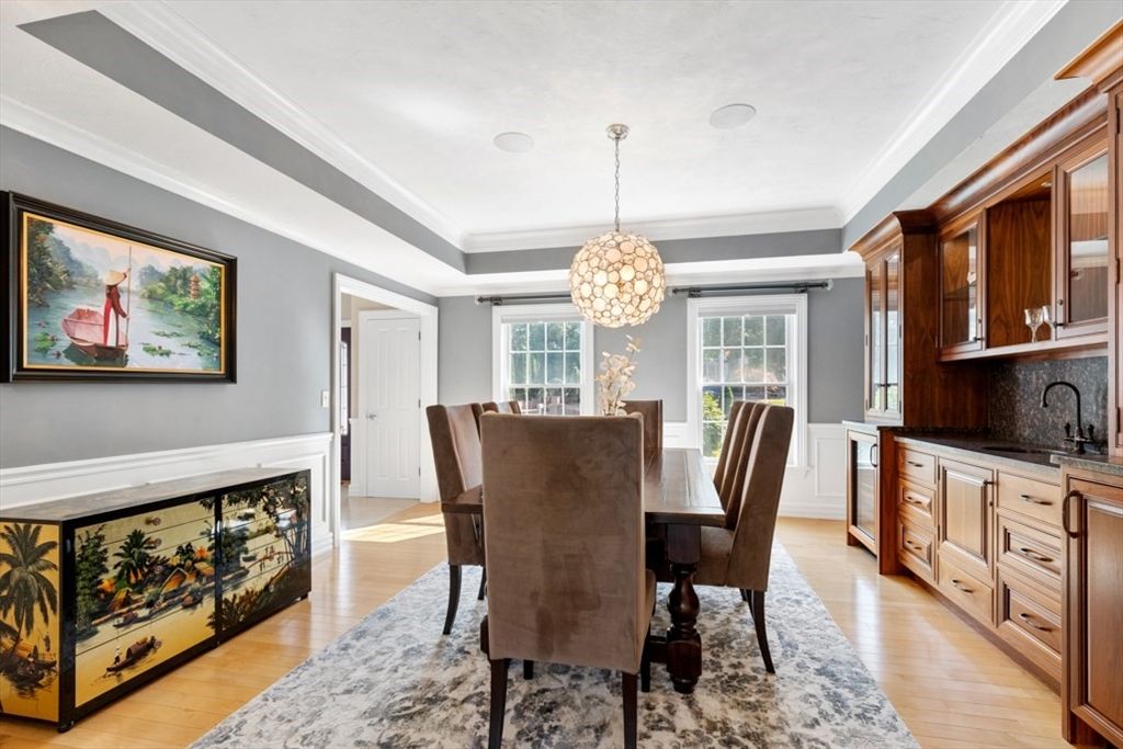 Dining room, Interior, Kitchen, Pendant Lights, Wood Texture Flooring