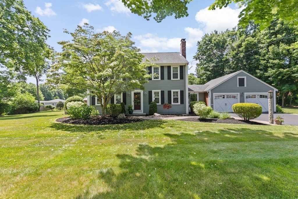 Attached, Backyard, Exterior, Facade, Georgian