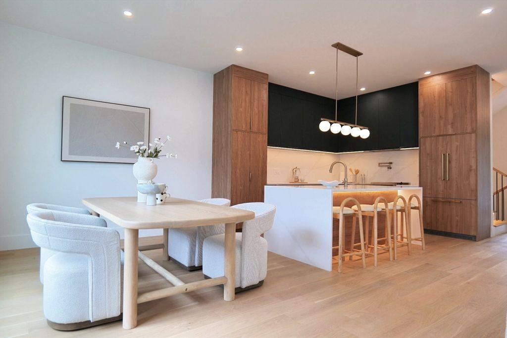 Dining room, Interior, Kitchen, Pendant Lights, Recessed Lighting, Wood Texture Flooring