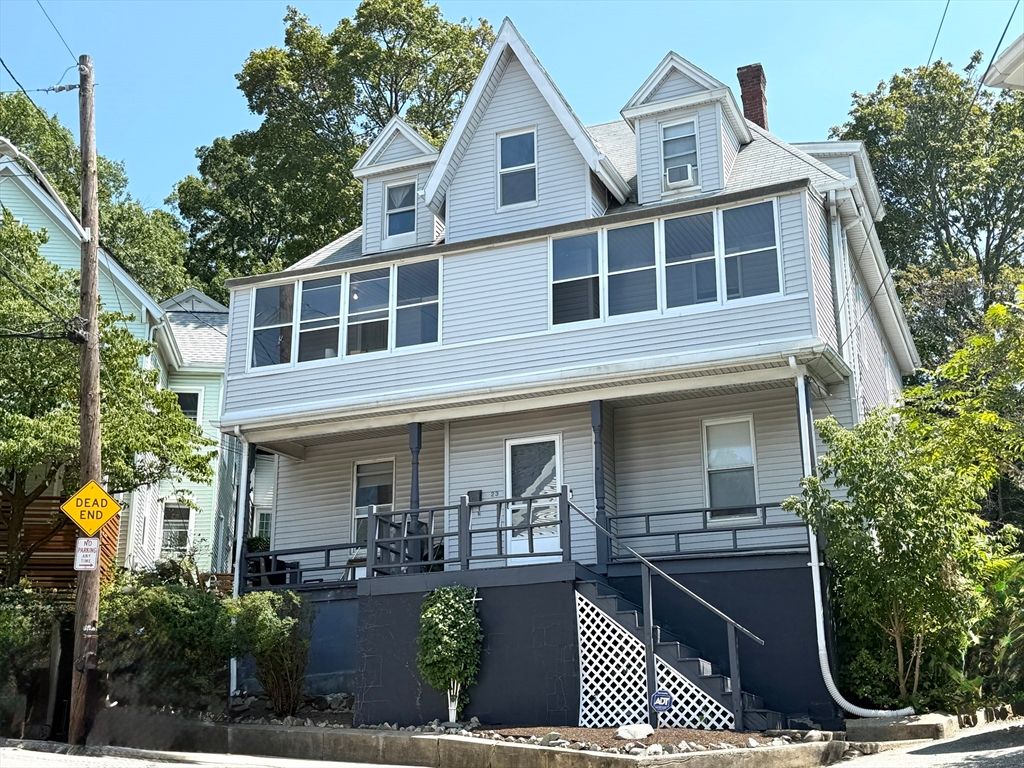 Exterior, Facade, Queen Anne Victorian