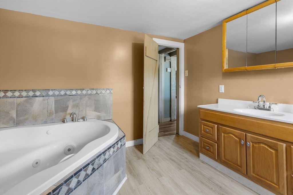 Bathroom, Dual Sink Vanities, Interior, Wood Texture Flooring