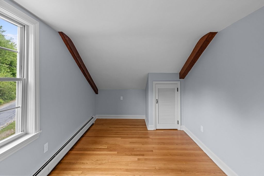 Empty room, Interior, Wooden Beams, Wood Texture Flooring