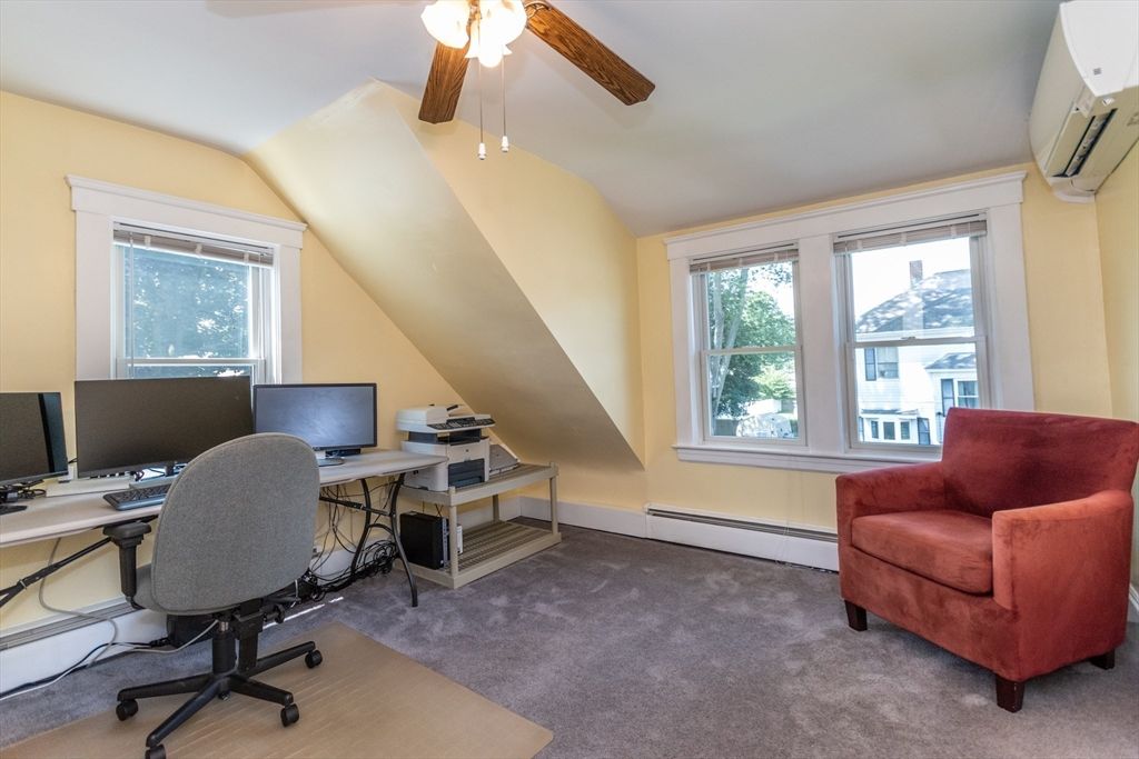 Home Office, Interior