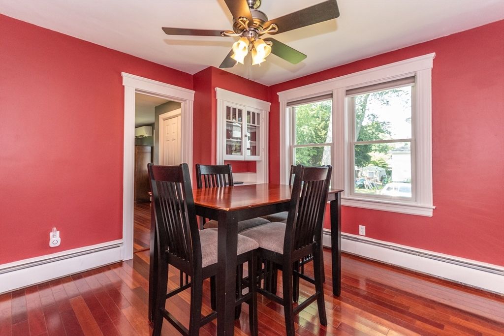 Dining room, Interior, Wood Texture Flooring