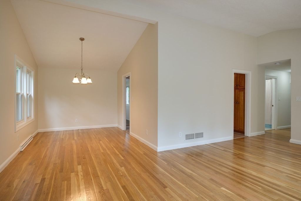 Empty room, Interior, Pendant Lights, Wood Texture Flooring