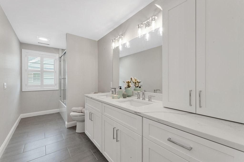 Bathroom, Dual Sink Vanities, Interior, Wood Texture Flooring