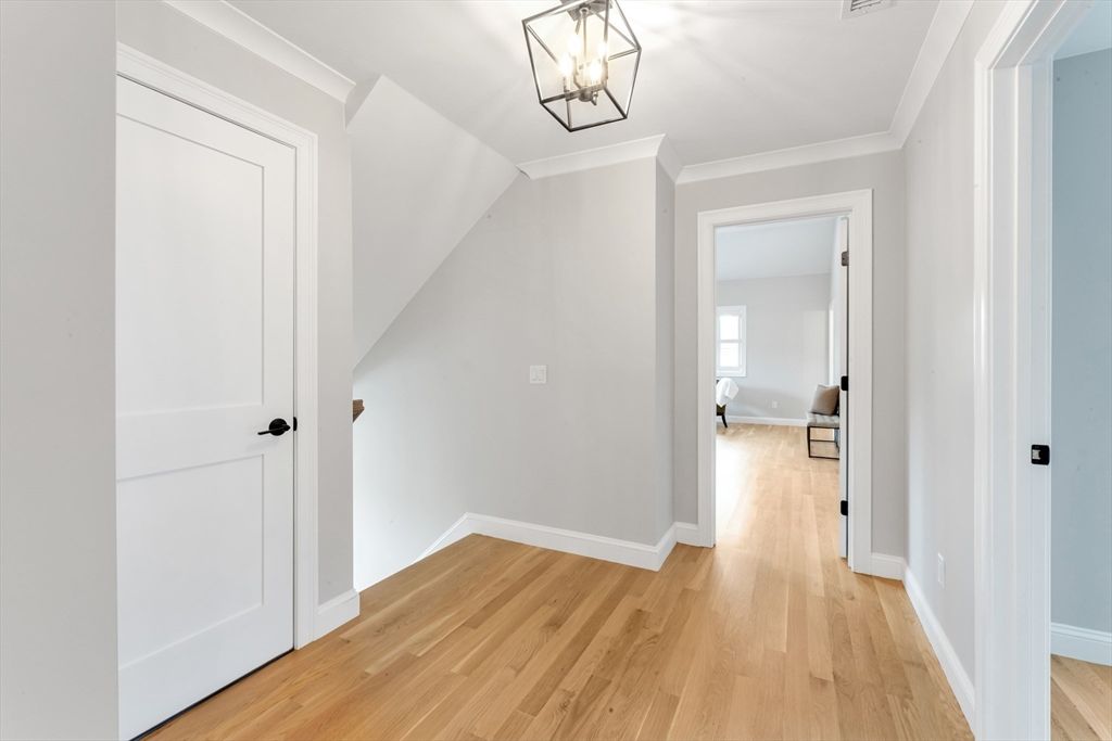 Interior, Pendant Lights, Wood Texture Flooring