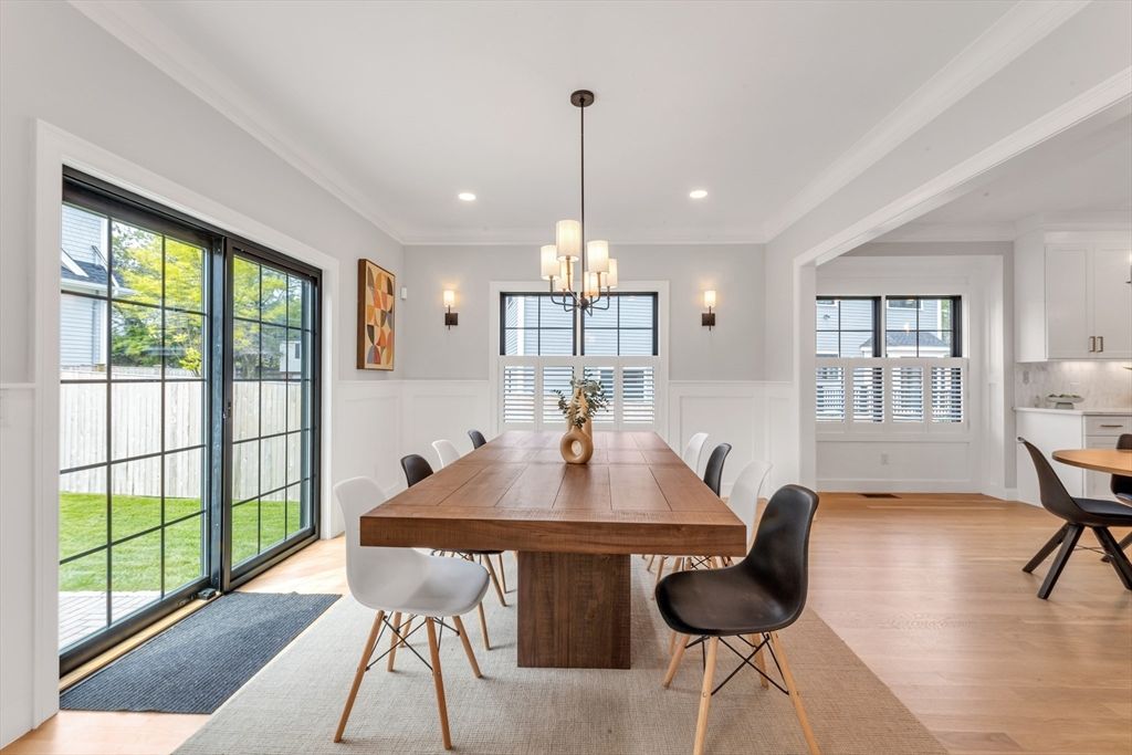 Chandelier, Dining room, Interior, Pendant Lights, Recessed Lighting, Wood Texture Flooring