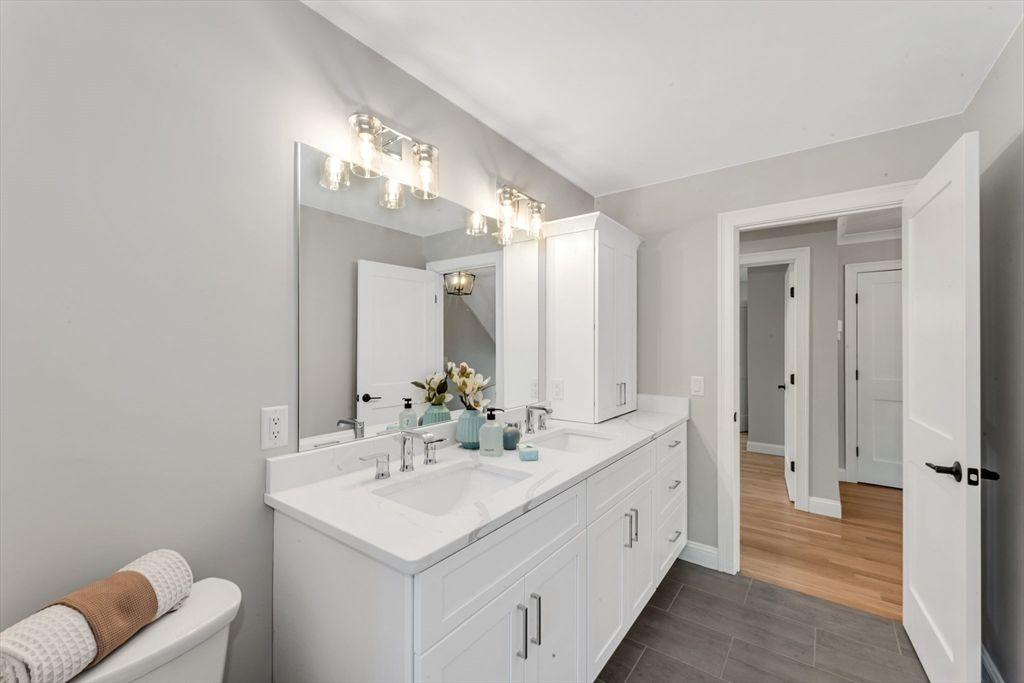 Bathroom, Dual Sink Vanities, Interior, Wood Texture Flooring