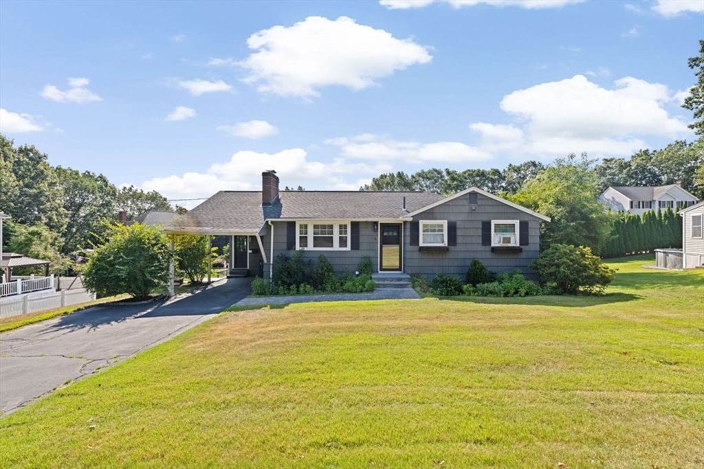 Backyard, Exterior, Facade, Ranch
