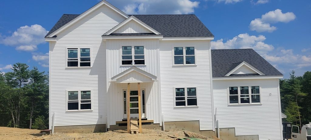 Exterior, Facade, Farmhouse