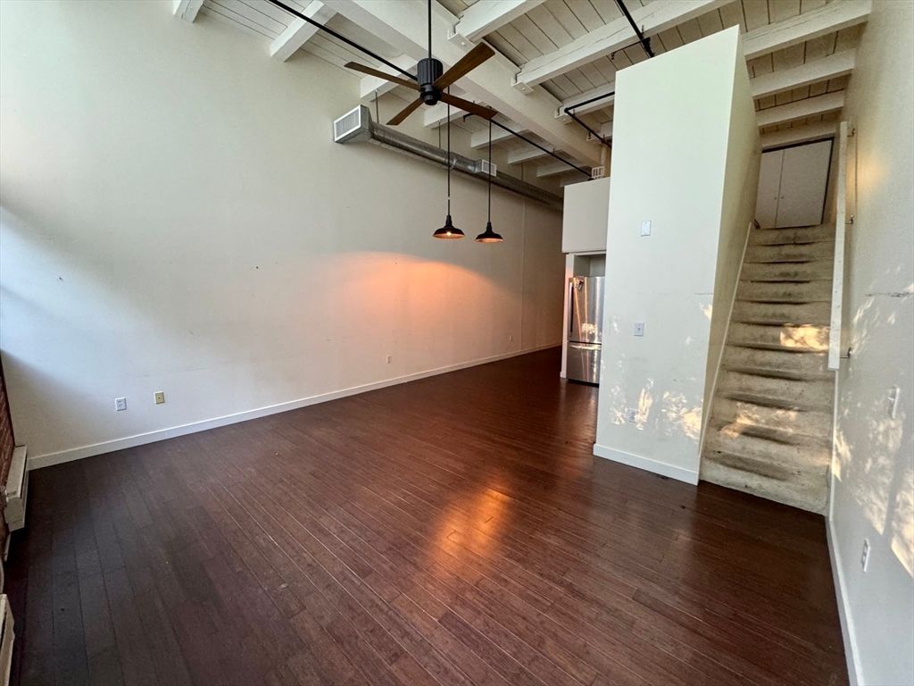 Empty room, Interior, Pendant Lights, Wood Texture Flooring