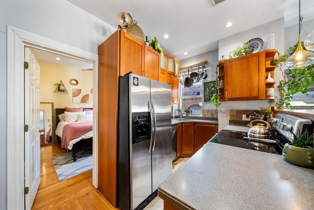 Bedroom, Interior, Kitchen, Pendant Lights, Recessed Lighting, Stainless Steel Appliances, Wood Texture Flooring