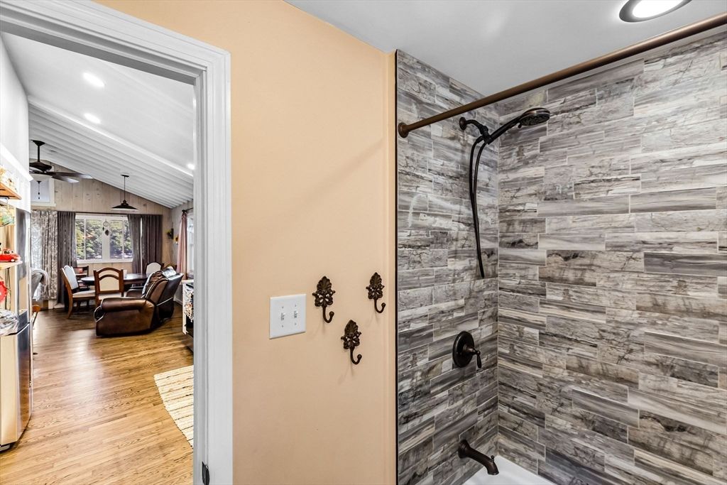 Bathroom, Dining room, Interior, Recessed Lighting, Wood Texture Flooring