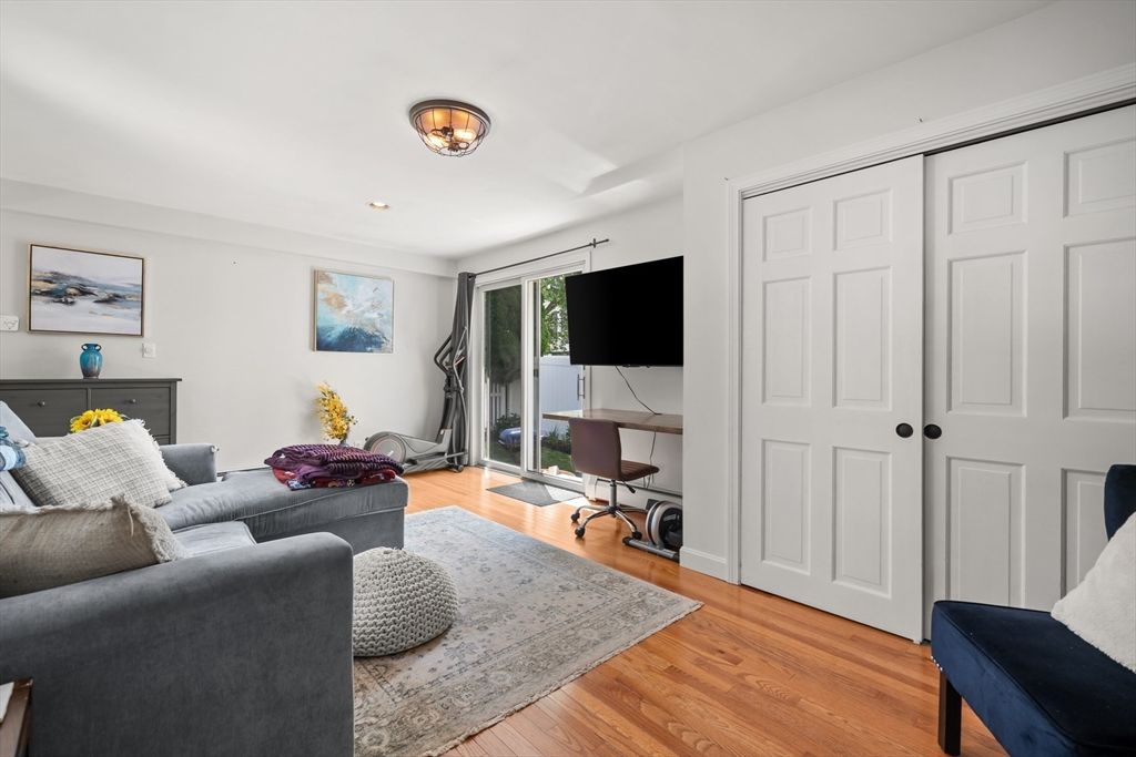 Home Office, Interior, Living room, Recessed Lighting, Wood Texture Flooring