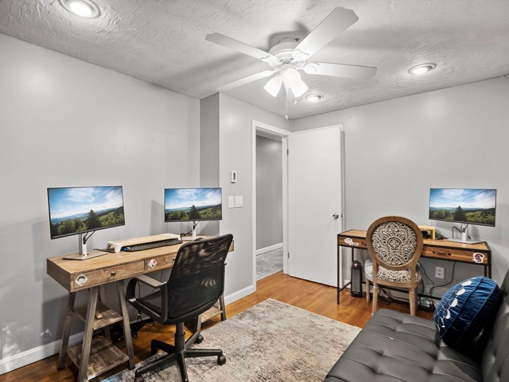 Home Office, Interior, Recessed Lighting, Wood Texture Flooring