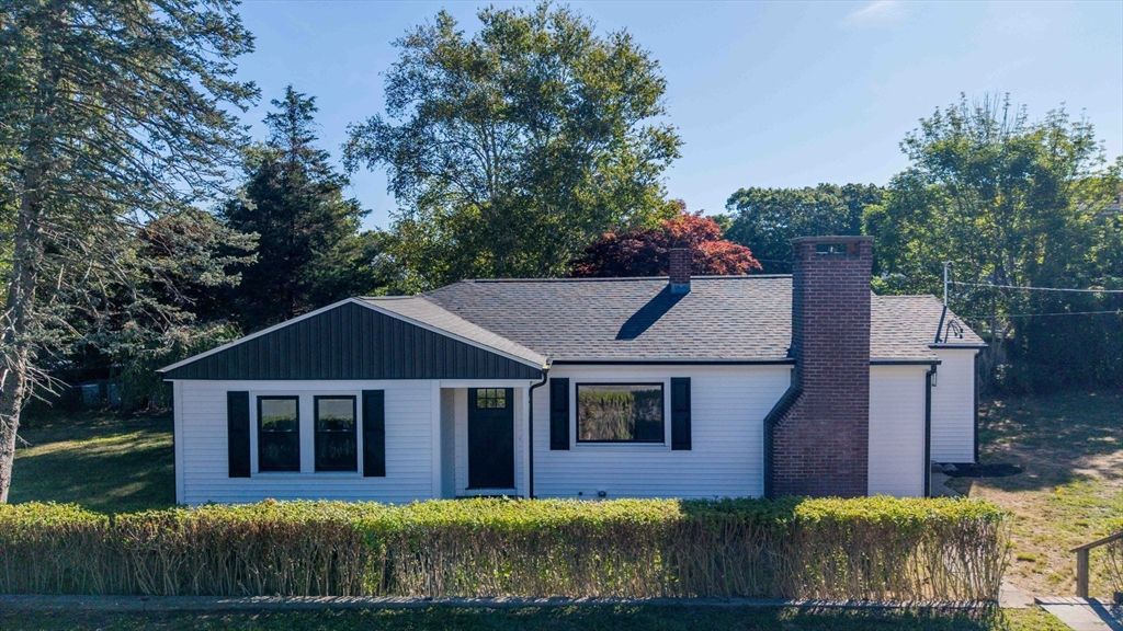 Backyard, Exterior, Facade, Ranch