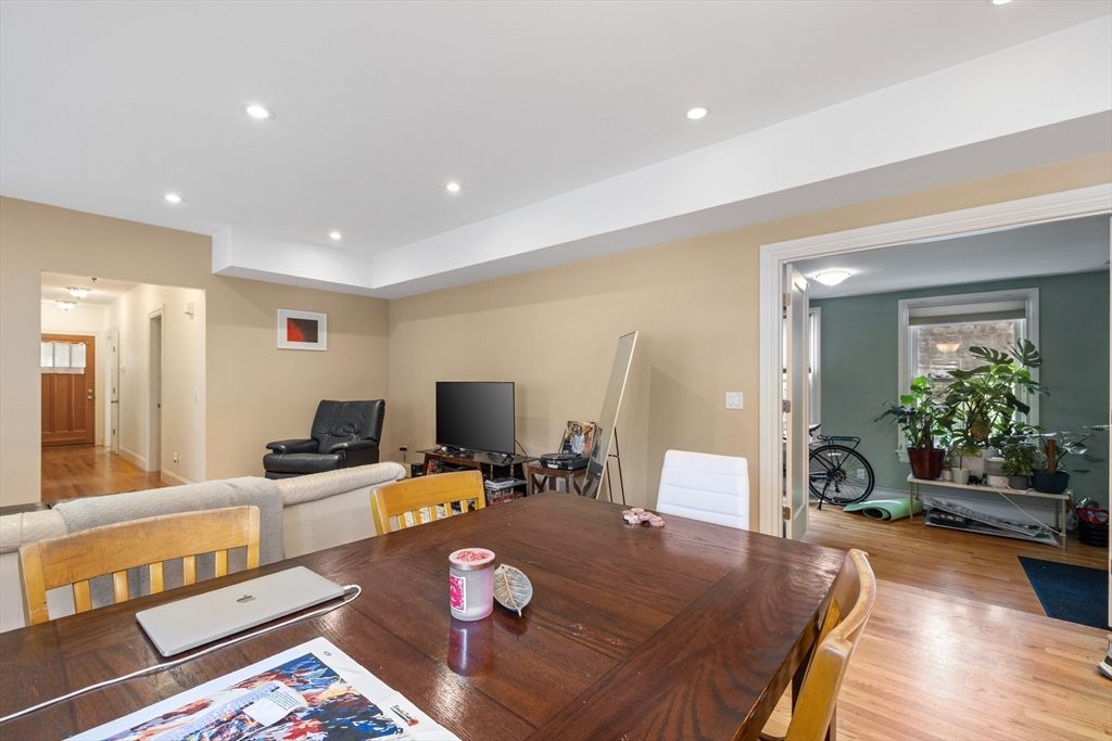 Dining room, Interior, Living room, Recessed Lighting, Wood Texture Flooring