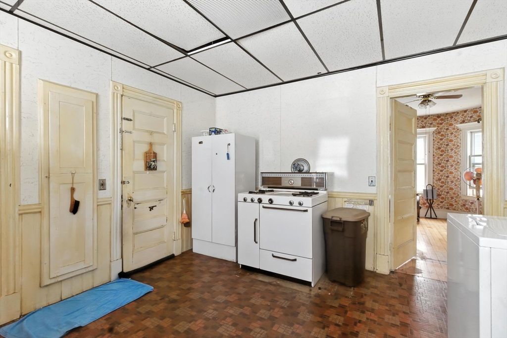 Interior, Kitchen, Washer