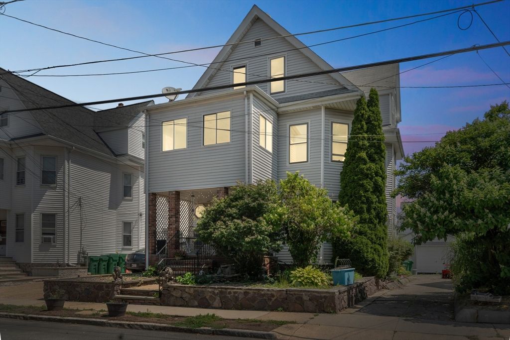 Exterior, Facade, Queen Anne Victorian