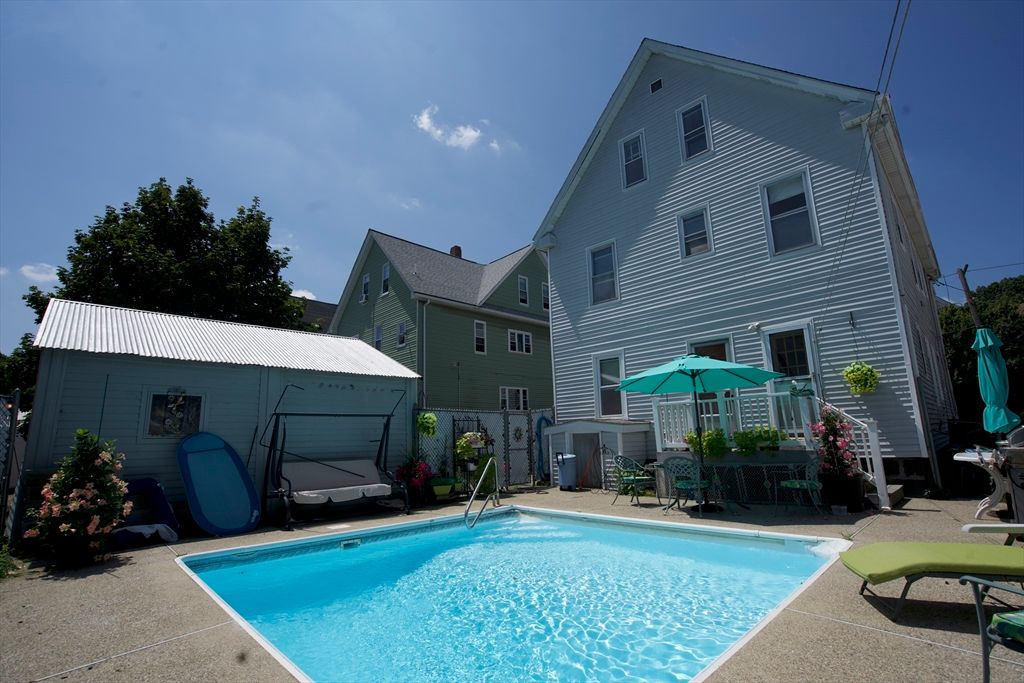 Exterior, Pool