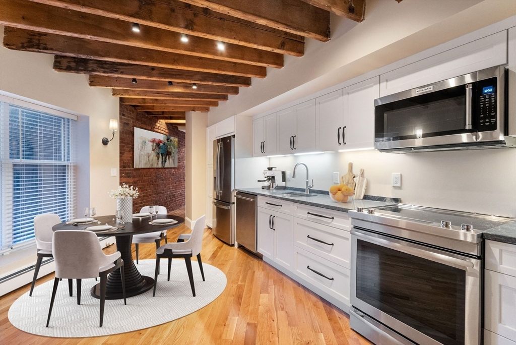 Dining room, Interior, Kitchen, Stainless Steel Appliances, Wooden Beams, Wooden Ceilings, Wood Texture Flooring