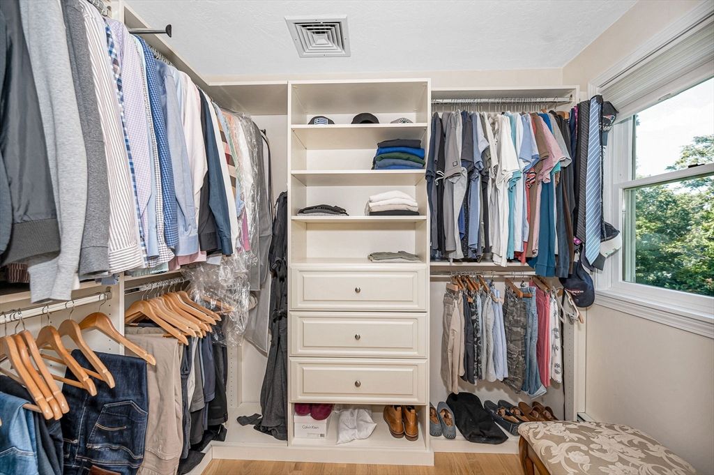 Interior, Walk-in Closets, Wood Texture Flooring