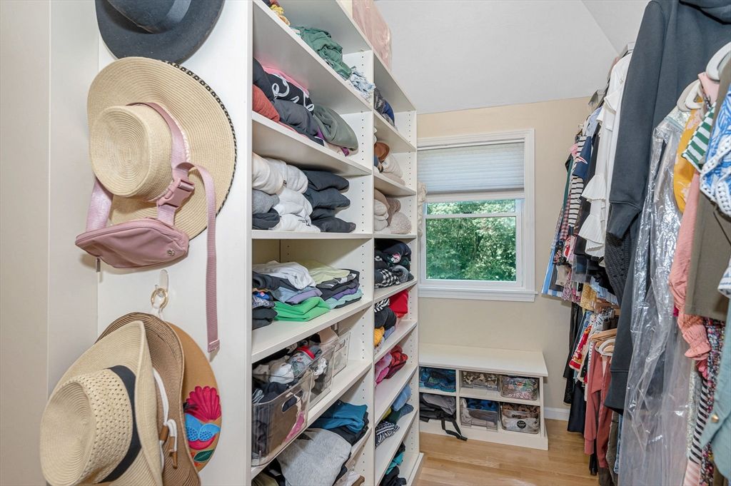 Interior, Walk-in Closets, Wood Texture Flooring