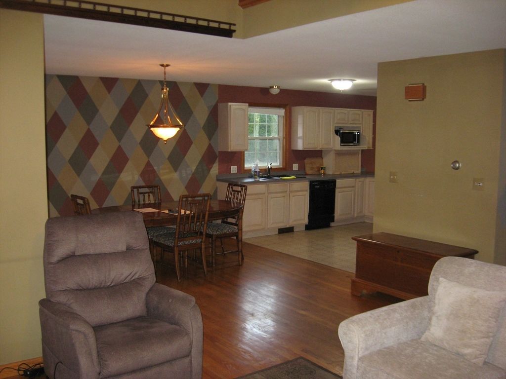 Dining room, Interior, Kitchen, Pendant Lights, Wood Texture Flooring