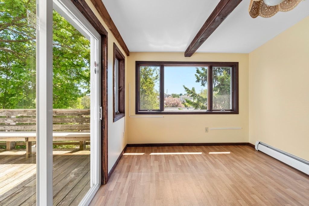 Empty room, Interior, Wooden Beams, Wood Texture Flooring