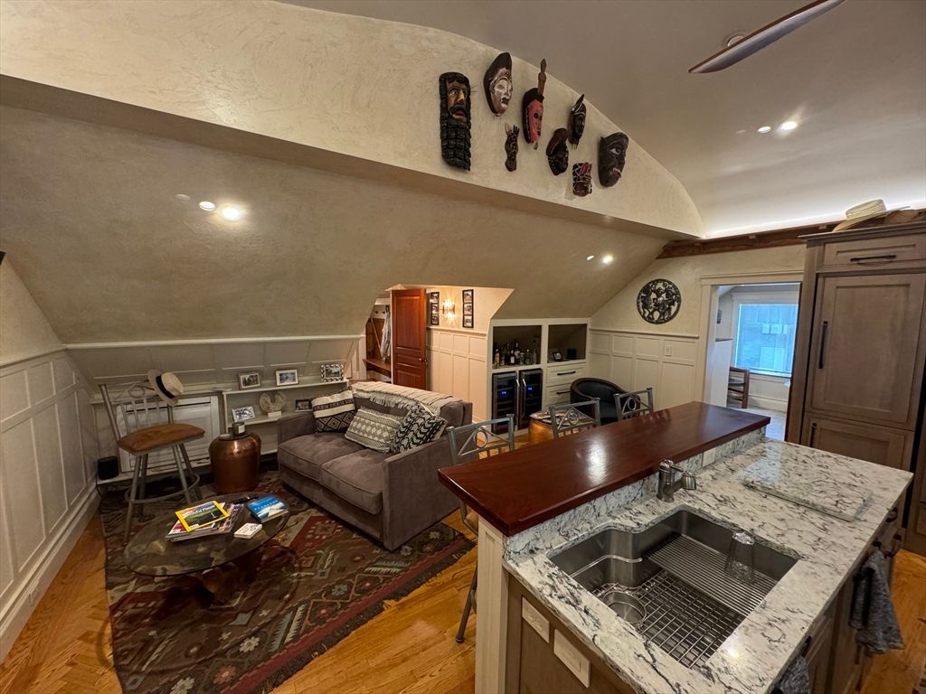 Interior, Recessed Lighting, Wood Texture Flooring