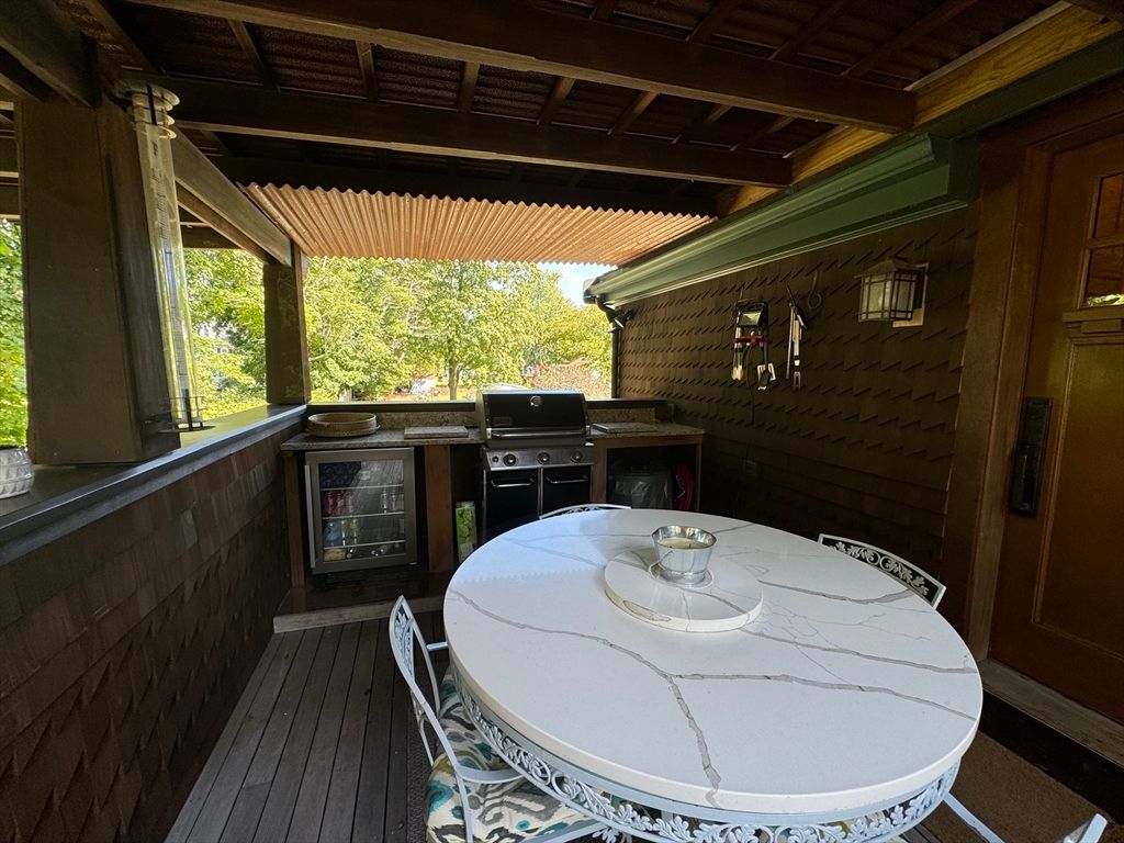 Exterior, Outdoor Kitchen