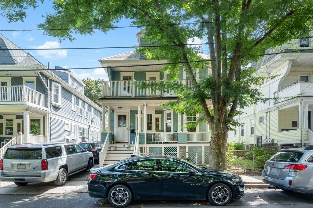 Exterior, Facade, Queen Anne Victorian