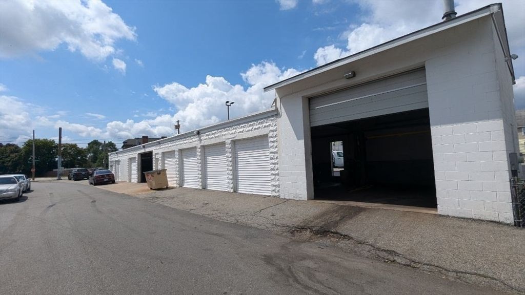 Detached Garage, Exterior