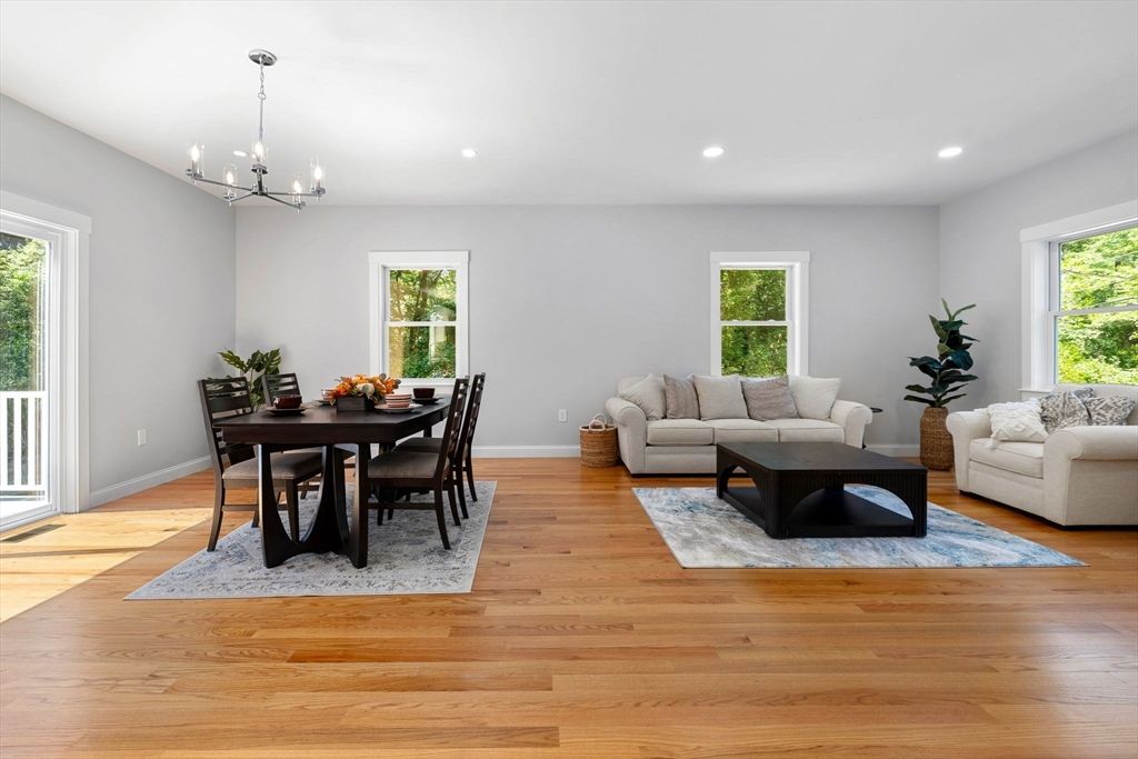 Chandelier, Dining room, Interior, Living room, Recessed Lighting, Wood Texture Flooring